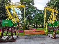 Huśtawka na dźwigozaurach Huśtawka na dźwigozaurach