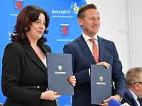 Marszałek z wizytą w Świnoujściu. 5 mln zł na transport, zdrowie i turystykę Marszałek z wizytą w Świnoujściu. 5 mln zł na transport, zdrowie i turystykę