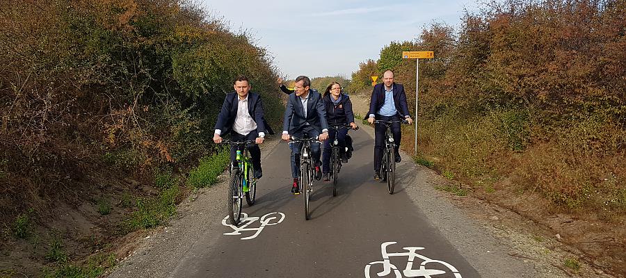 Trasą Pojezierzy Zachodnich do… Barlinka Trasą Pojezierzy Zachodnich do… Barlinka