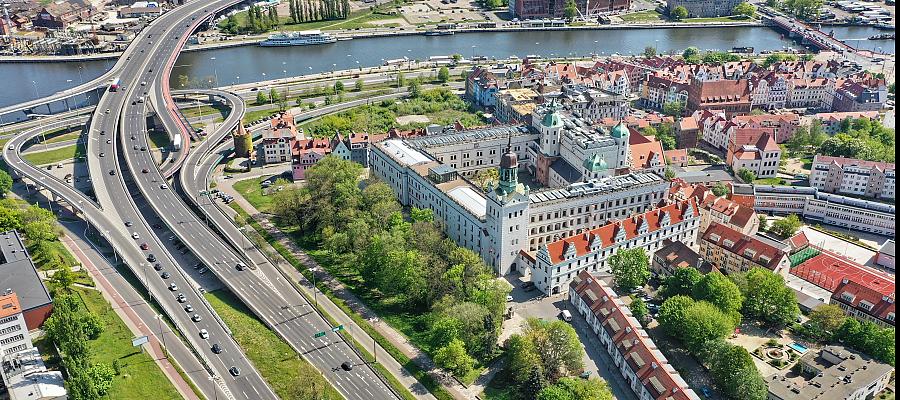 Prawie 400 mln zł na walkę z pandemią! Bruksela oficjalnie zatwierdza Zachodniopomorski Pakiet Antykryzysowy.